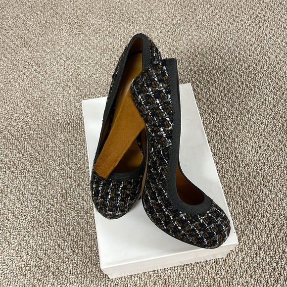 Carven Tweed Multicolor Pony Hair
Pumps size 10 - Picture 3 of 6